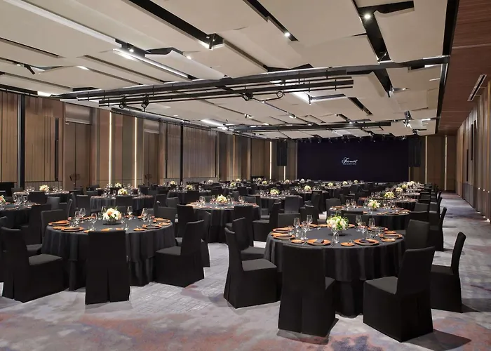 Fairmont Ambassador Hotel