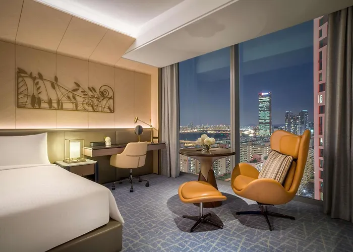 Fairmont Ambassador 5*